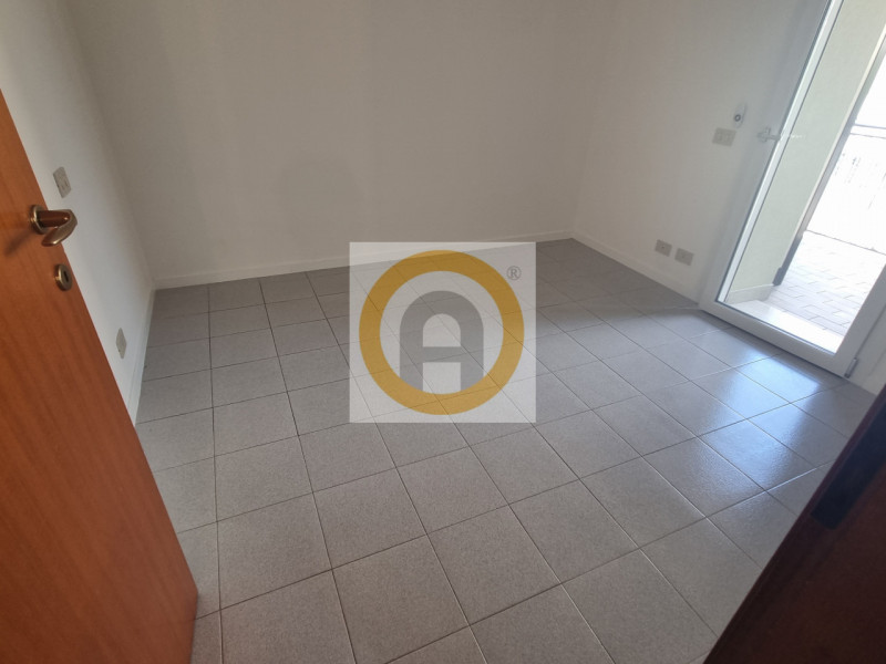 ATTENZIONE – MODALITÀ DI CONTATTO PER LA PROPOSTA DI AFFITTO:
Inviare ESCLUSIVAMENTE una mail a l...