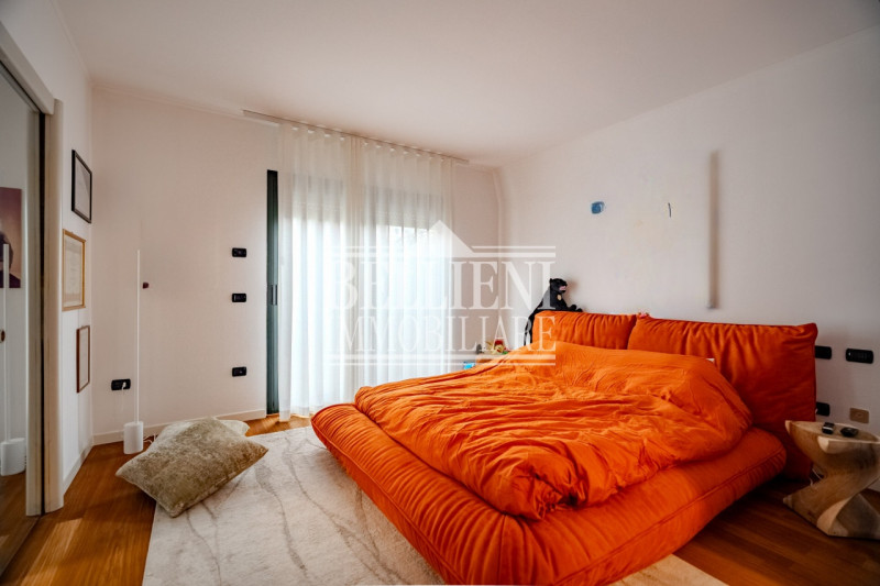 PARCO CITTA': in zona ben servita e comoda al Centro città, ATTICO con ampia terrazza panoramica....