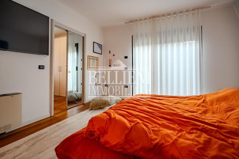 PARCO CITTA': in zona ben servita e comoda al Centro città, ATTICO con ampia terrazza panoramica....