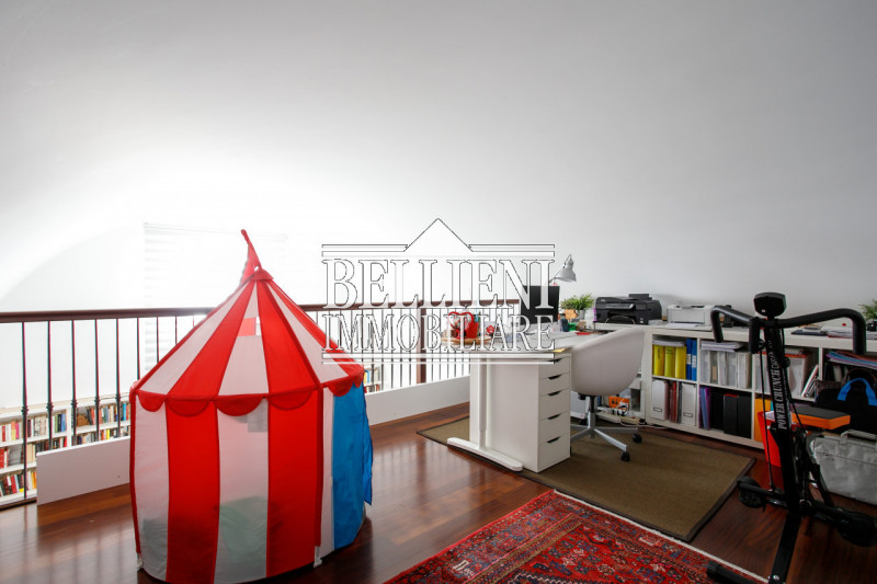 PARCO CITTA': in zona ben servita e comoda al Centro città, ATTICO con ampia terrazza panoramica....