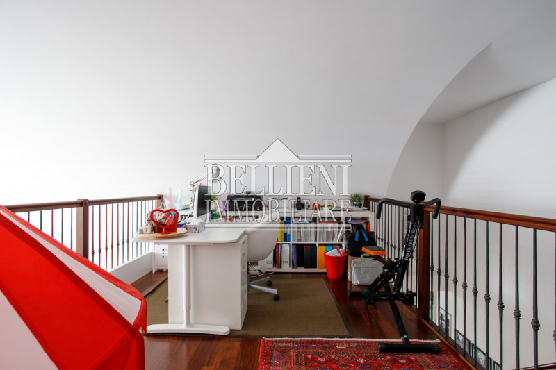 PARCO CITTA': in zona ben servita e comoda al Centro città, ATTICO con ampia terrazza panoramica....