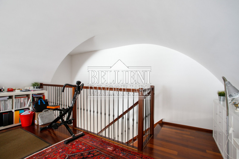 PARCO CITTA': in zona ben servita e comoda al Centro città, ATTICO con ampia terrazza panoramica....