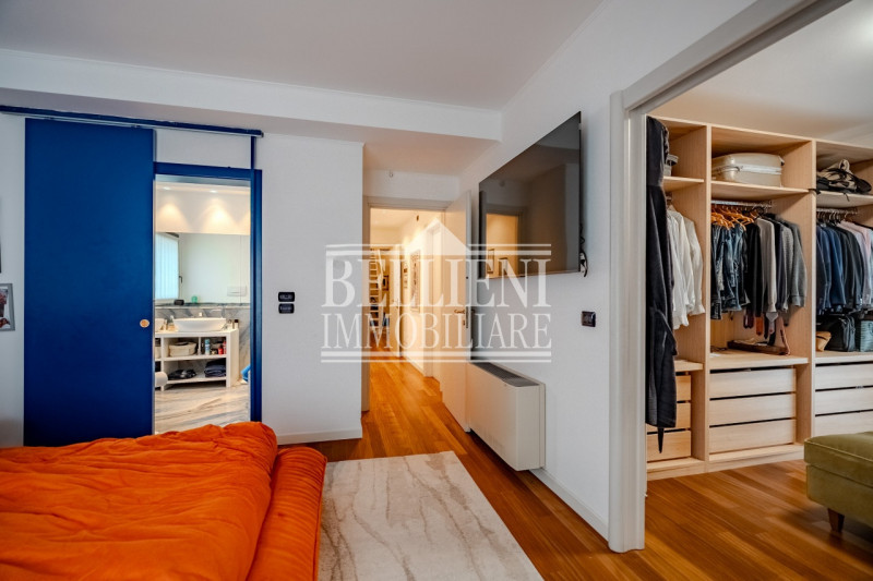 PARCO CITTA': in zona ben servita e comoda al Centro città, ATTICO con ampia terrazza panoramica....