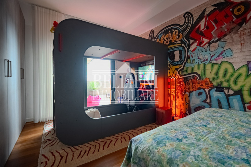 PARCO CITTA': in zona ben servita e comoda al Centro città, ATTICO con ampia terrazza panoramica....