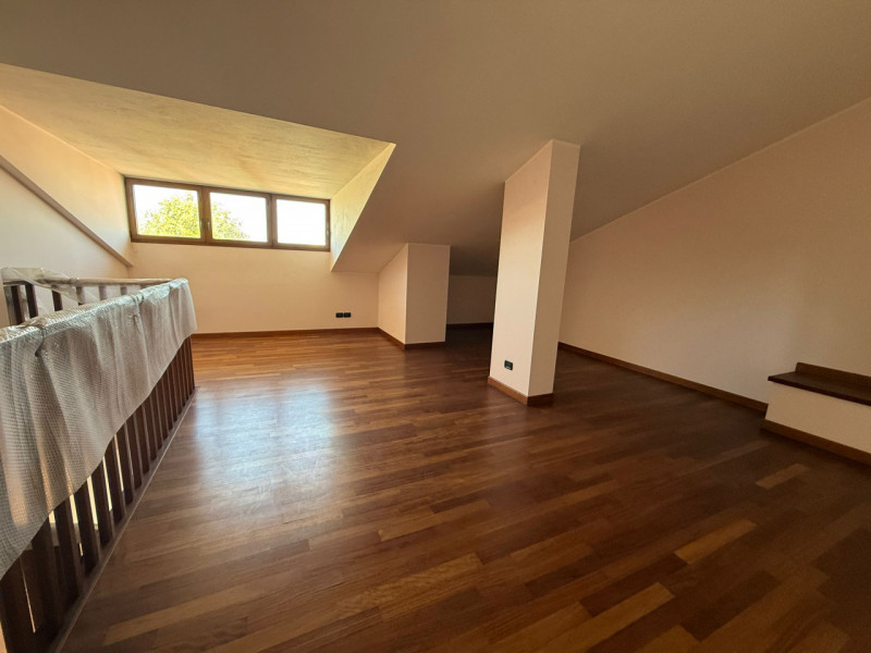 A Caselle di Selvazzano proponiamo Duplex in posizione centralissima, ottimale per chi cerca la c...