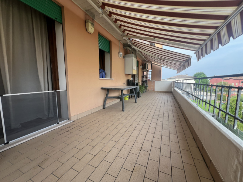 Scopri un'opportunità unica nel cuore di Pieve di Curtarolo! Questo affascinante mini appartament...
