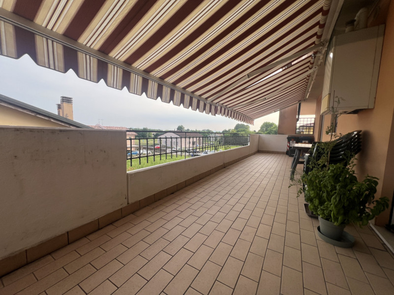 Scopri un'opportunità unica nel cuore di Pieve di Curtarolo! Questo affascinante mini appartament...