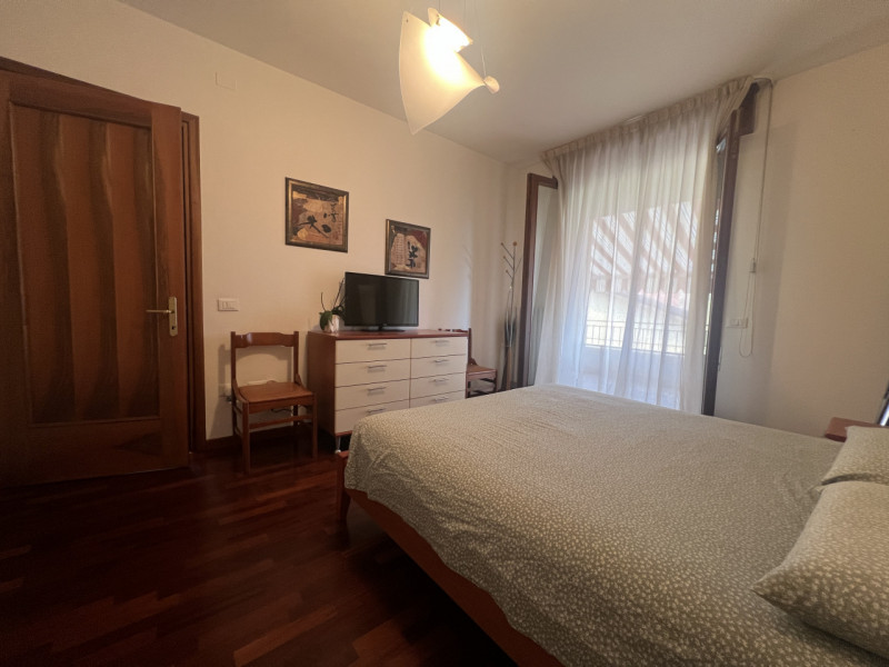 Scopri un'opportunità unica nel cuore di Pieve di Curtarolo! Questo affascinante mini appartament...