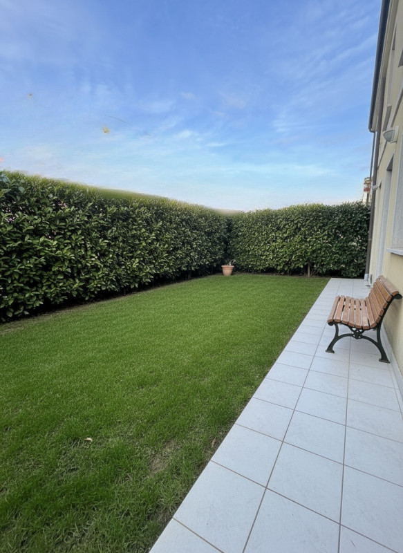 In vendita a Marsango, nel comune di Campo San Martino, proponiamo un elegante appartamento al pi...