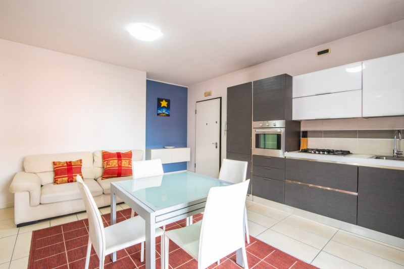 In vendita a Cadoneghe, nella ricercata e servitissima zona di Castagnara, proponiamo un moderno ...