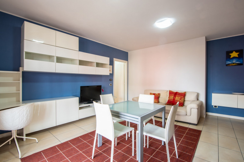 In vendita a Cadoneghe, nella ricercata e servitissima zona di Castagnara, proponiamo un moderno ...