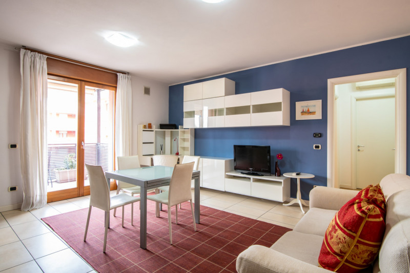 In vendita a Cadoneghe, nella ricercata e servitissima zona di Castagnara, proponiamo un moderno ...