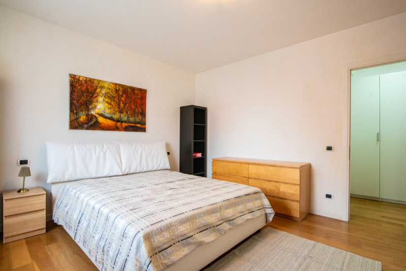 In vendita a Cadoneghe, nella ricercata e servitissima zona di Castagnara, proponiamo un moderno ...