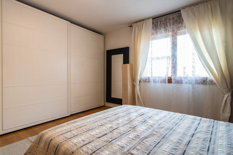 In vendita a Cadoneghe, nella ricercata e servitissima zona di Castagnara, proponiamo un moderno ...