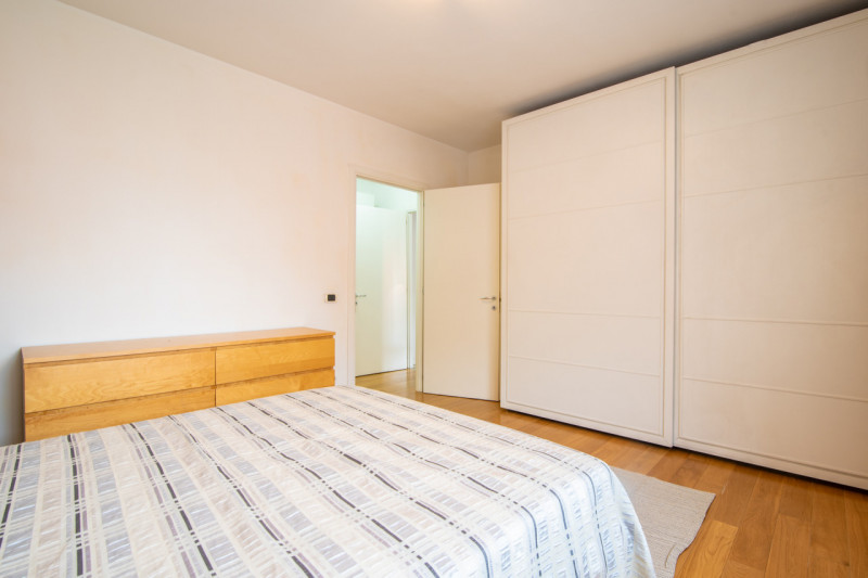 In vendita a Cadoneghe, nella ricercata e servitissima zona di Castagnara, proponiamo un moderno ...