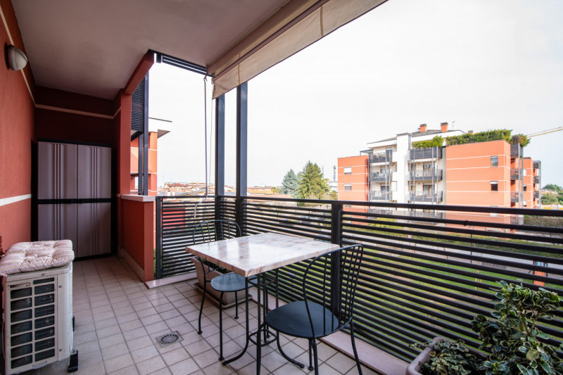 In vendita a Cadoneghe, nella ricercata e servitissima zona di Castagnara, proponiamo un moderno ...