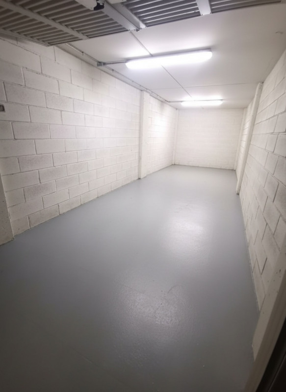 In vendita a Cadoneghe, nella ricercata e servitissima zona di Castagnara, proponiamo un moderno ...