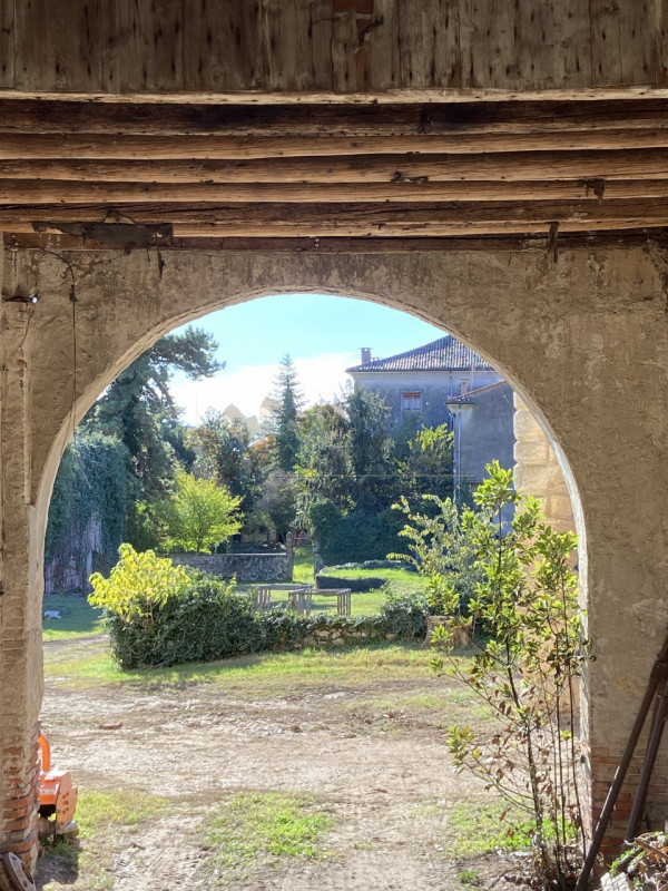 Scopri un angolo di storia e bellezza nel cuore della provincia di Vicenza. Questa straordinaria ...