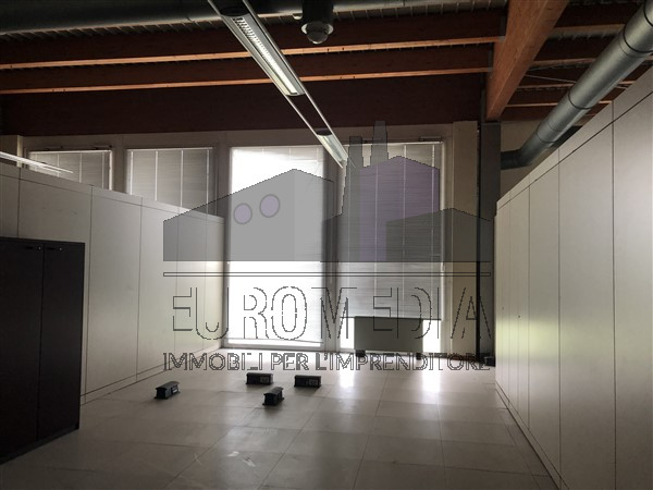 VICENZA: Rif. 1458 - C - ANTONIO - Per info 338.4892021 – EUROMEDIA propone in zona commerciale –...