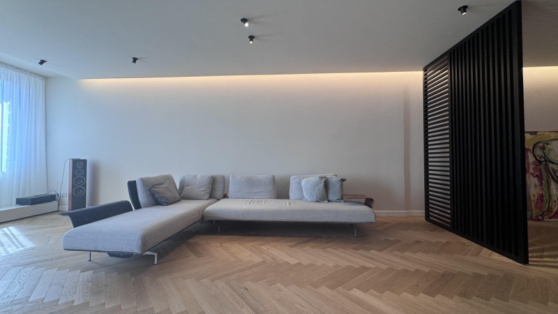 Nel cuore del centro storico di Monselice, ai piedi del Castello e all’ombra della Torre, proponi...