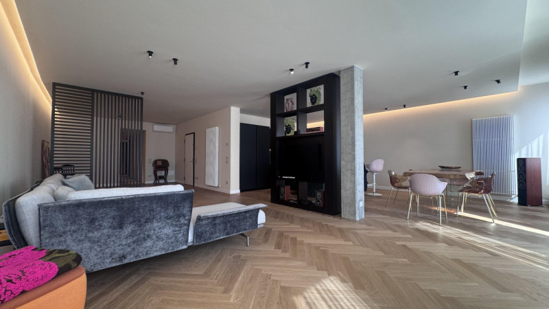 Nel cuore del centro storico di Monselice, ai piedi del Castello e all’ombra della Torre, proponi...