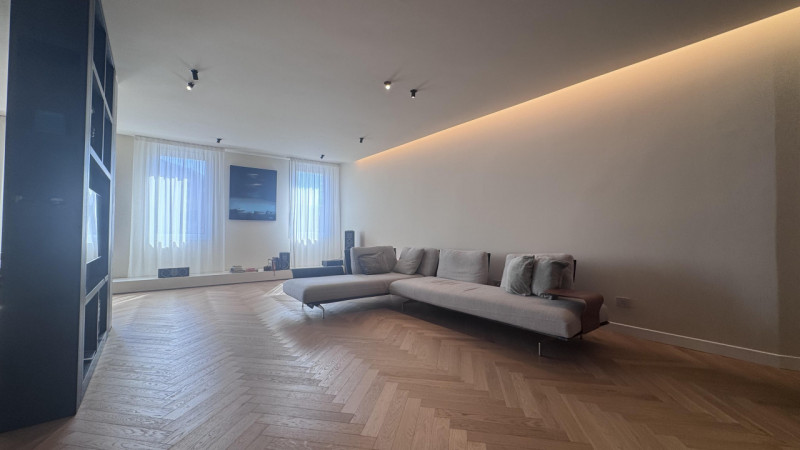 Nel cuore del centro storico di Monselice, ai piedi del Castello e all’ombra della Torre, proponi...