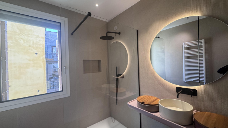 Nel cuore del centro storico di Monselice, ai piedi del Castello e all’ombra della Torre, proponi...