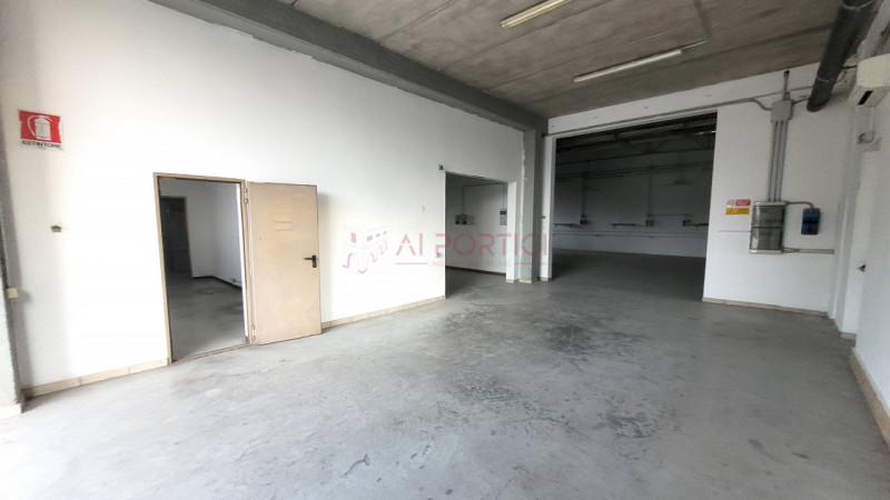 Comune di PIOVE DI SACCO – Porzione di CAPANNONE ad uso MAGAZZINO di mq.274 calpestabili con area...