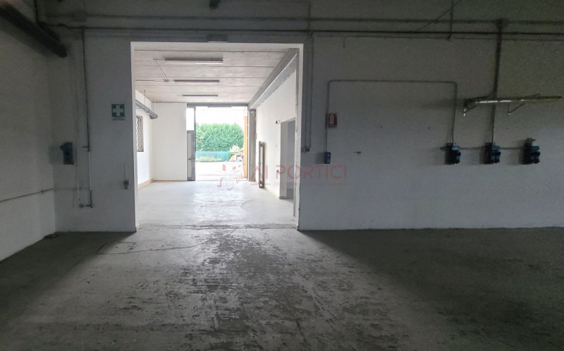 Comune di PIOVE DI SACCO – Porzione di CAPANNONE ad uso MAGAZZINO di mq.274 calpestabili con area...