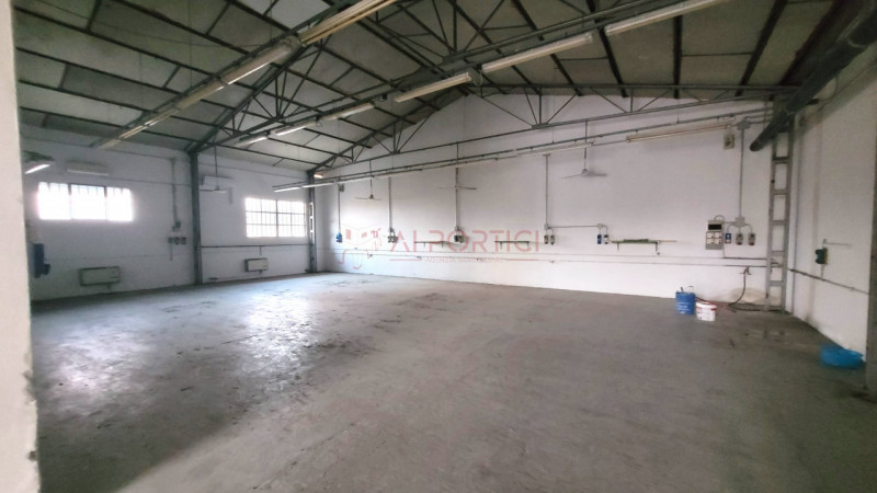 Comune di PIOVE DI SACCO – Porzione di CAPANNONE ad uso MAGAZZINO di mq.274 calpestabili con area...