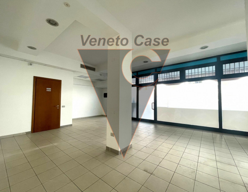 UFFICIO IN AFFITTO - TOMBELLE DI SAONARA
Proponiamo il locazione nel centro di Tombelle di Saonar...