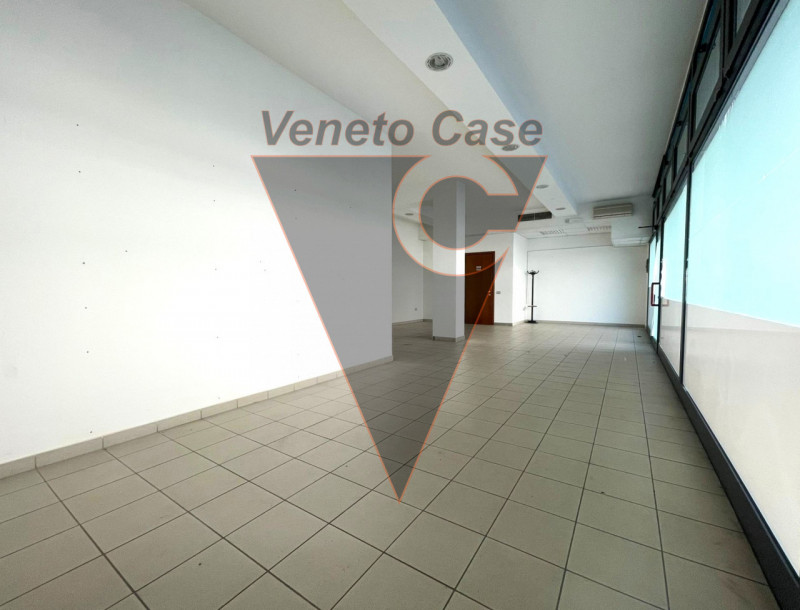 UFFICIO IN AFFITTO - TOMBELLE DI SAONARA
Proponiamo il locazione nel centro di Tombelle di Saonar...