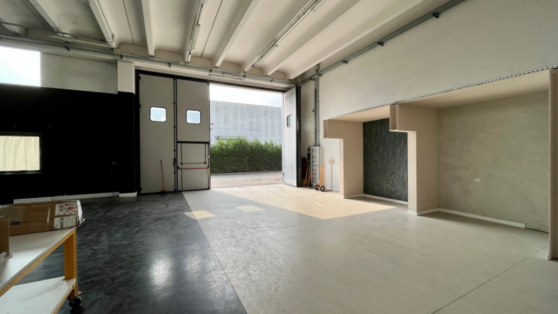 CAPANNONE A CAMPODARSEGO DI 400MQ H 10MT CON piccolo angolo ufficio, impianto elettrico a norma, ...