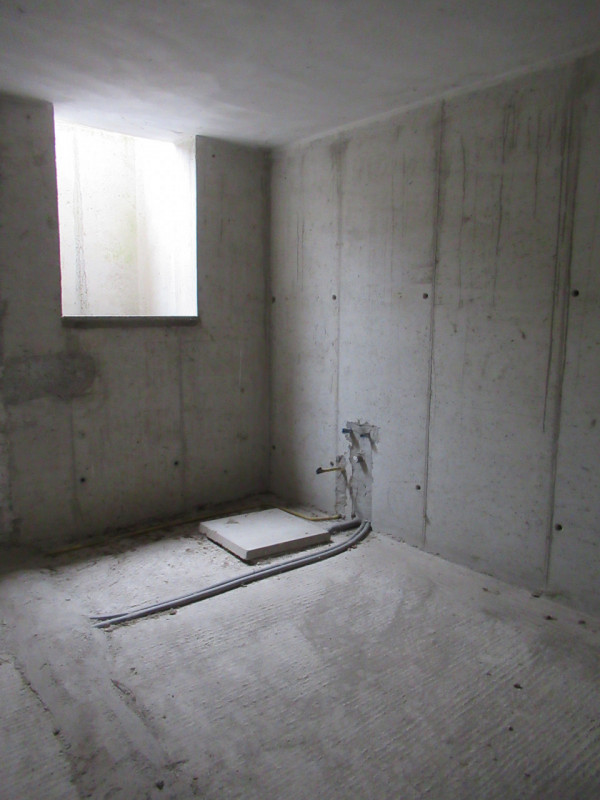 Ad Arcade (TV), proponiamo in vendita porzione di bifamiliare al grezzo, disposta su tre livelli....