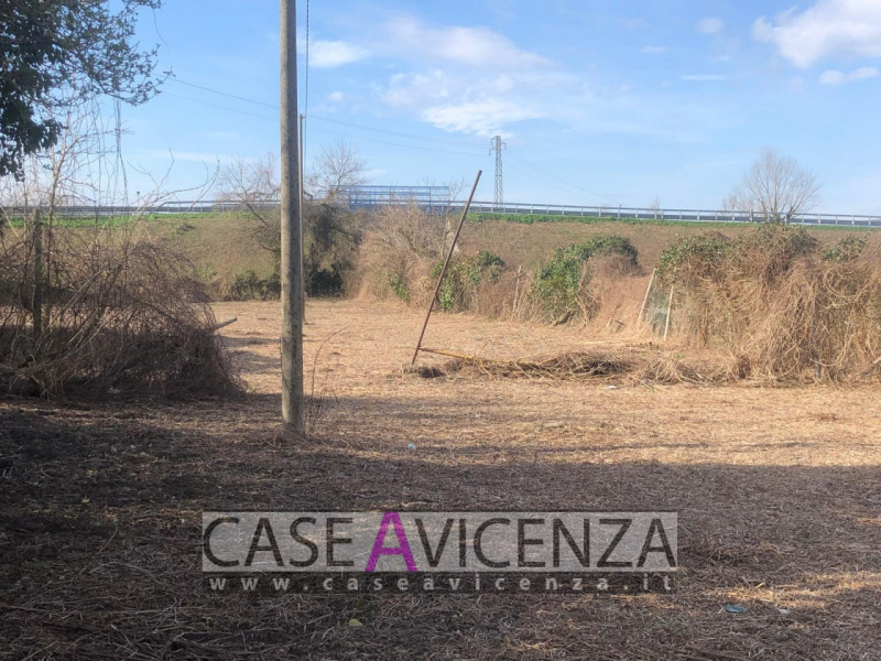 GRISIGNANO DI ZOCCO - LOTTO DI TERRENO EDIFICABILE - 5400 MQ con possibilità di edificazione di t...