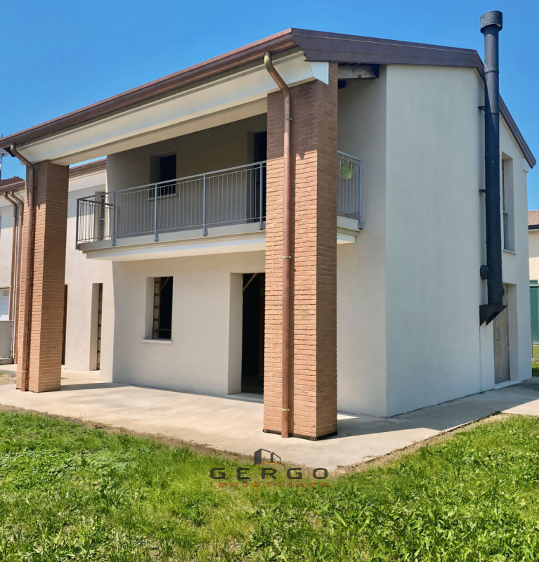 (Per INFO 3316190143) A Camposampiero, in frazione Rustega, proponiamo in vendita bifamiliare al ...