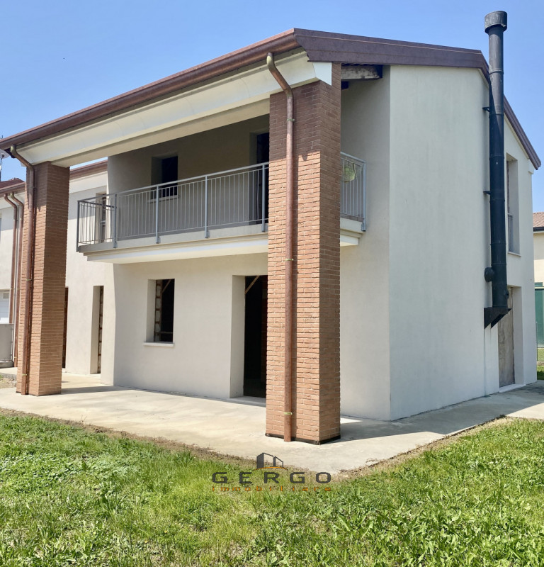 (Per INFO 3316190143) A Camposampiero, in frazione Rustega, proponiamo in vendita una bifamiliare...