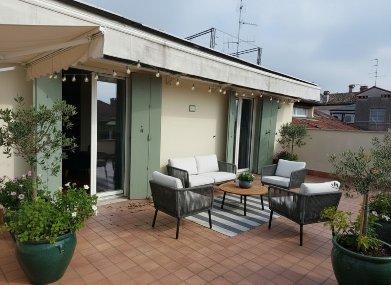 CENTRO STORICO: Introvabile ultimo piano con terrazze abitabili in centro storico. Attico al quin...