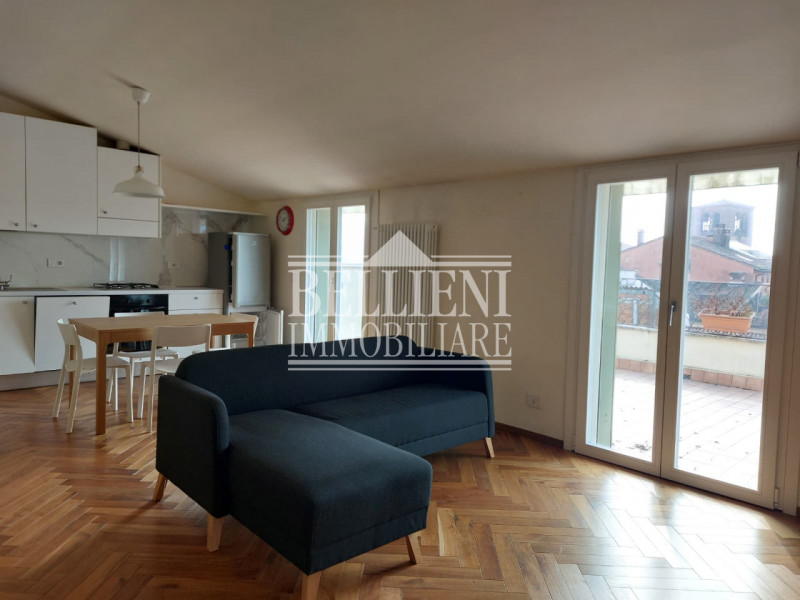 CENTRO STORICO: Introvabile ultimo piano con terrazze abitabili in centro storico. Attico al quin...