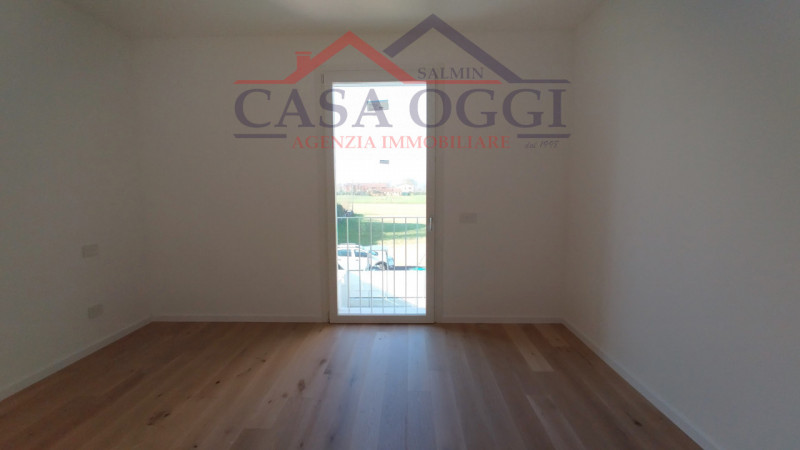 Nuovo appartamento al primo ed ultimo piano con ampio terrazzo di 23 Mq, in contesto di centro pa...