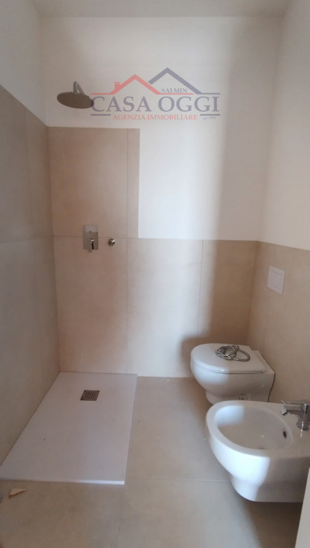 Nuovo appartamento al primo ed ultimo piano con ampio terrazzo di 23 Mq, in contesto di centro pa...