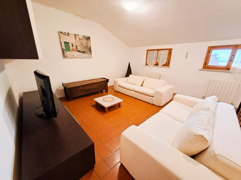 Passignano sul Trasimeno Vendita Appartamento più di 5 locali