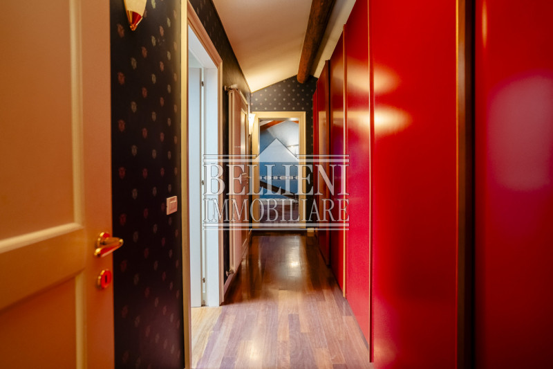 VICINANZE VIA PAOLO LIOY - Vendesi ultimo piano con altana in un palazzo ristrutturato risalente ...