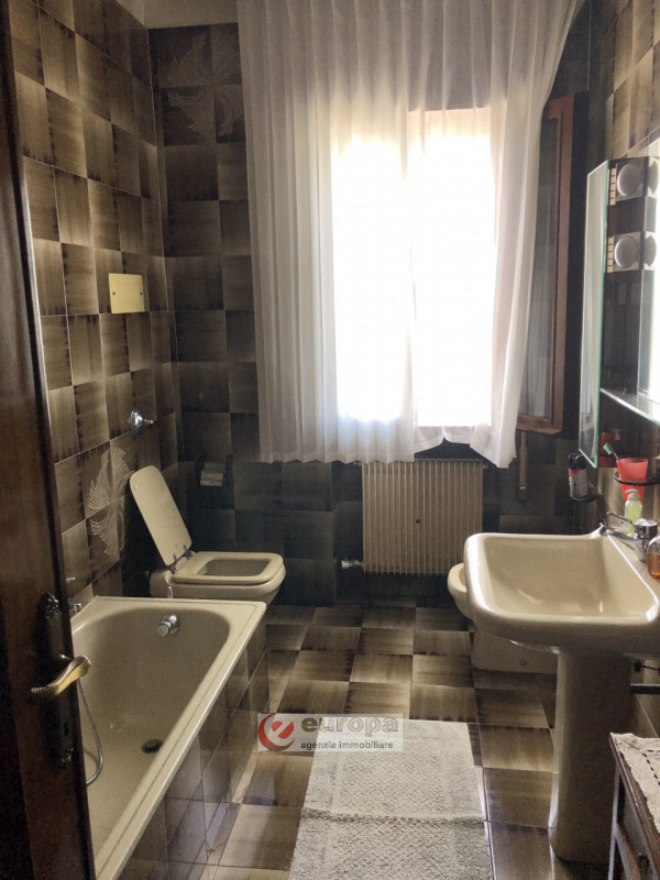 BOLZANO VICENTINO : Casa singola con laboratorio che insistono su lotto di 2346 mq.. Abitazione c...