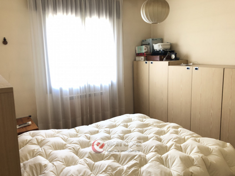 BOLZANO VICENTINO : Casa singola con laboratorio che insistono su lotto di 2346 mq.. Abitazione c...