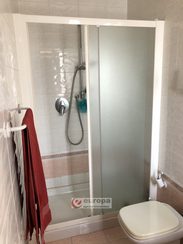 BOLZANO VICENTINO : Casa singola con laboratorio che insistono su lotto di 2346 mq.. Abitazione c...