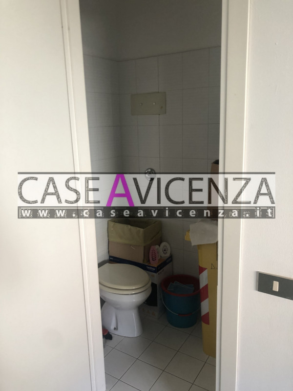 VEGGIANO - C.E.D- CENTRALISSIMO Ufficio ex ambulatorio medico sito al piano terra in contesto con...