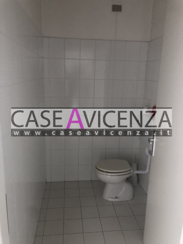 VEGGIANO - C.E.D- CENTRALISSIMO Ufficio ex ambulatorio medico sito al piano terra in contesto con...