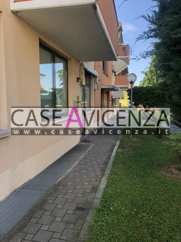 VEGGIANO - C.E.D- CENTRALISSIMO Ufficio ex ambulatorio medico sito al piano terra in contesto con...