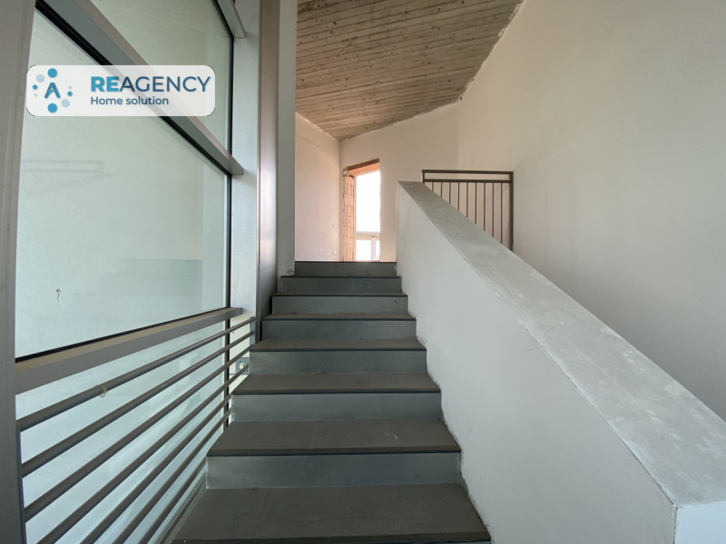 STAI CERCANDO UNA TIPOLOGIA DI ABITAZIONE ESCLUSIVA, MODERNA E DAGLI SPAZI INTERNI INTROVABILI?

...